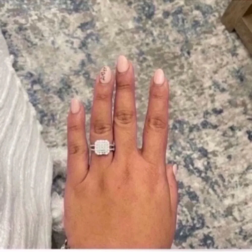 Elegant NWT Cubic Zirconia Geometric Ring 6/7
